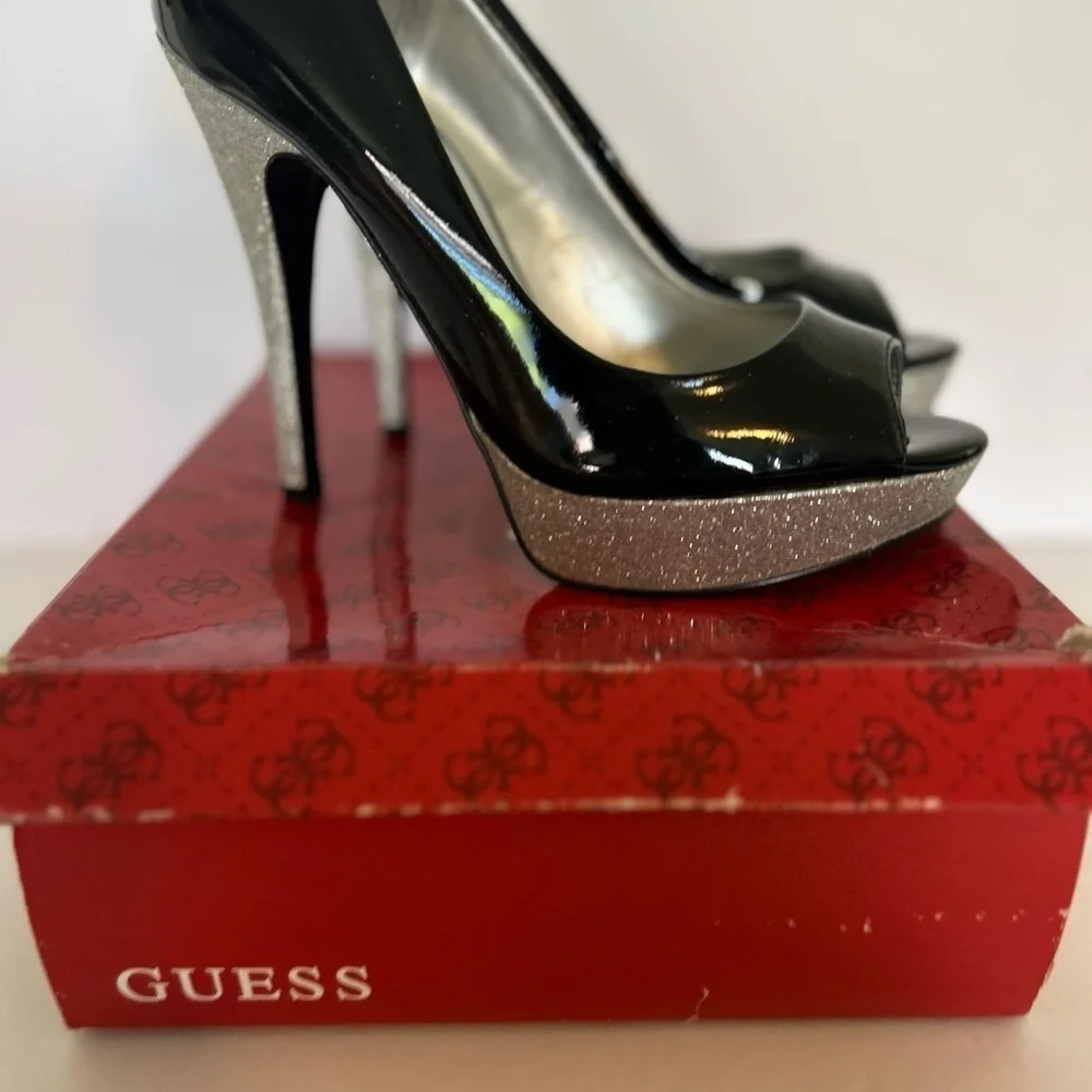 Guess Black and Silver Peep Toe HeelsSize 7